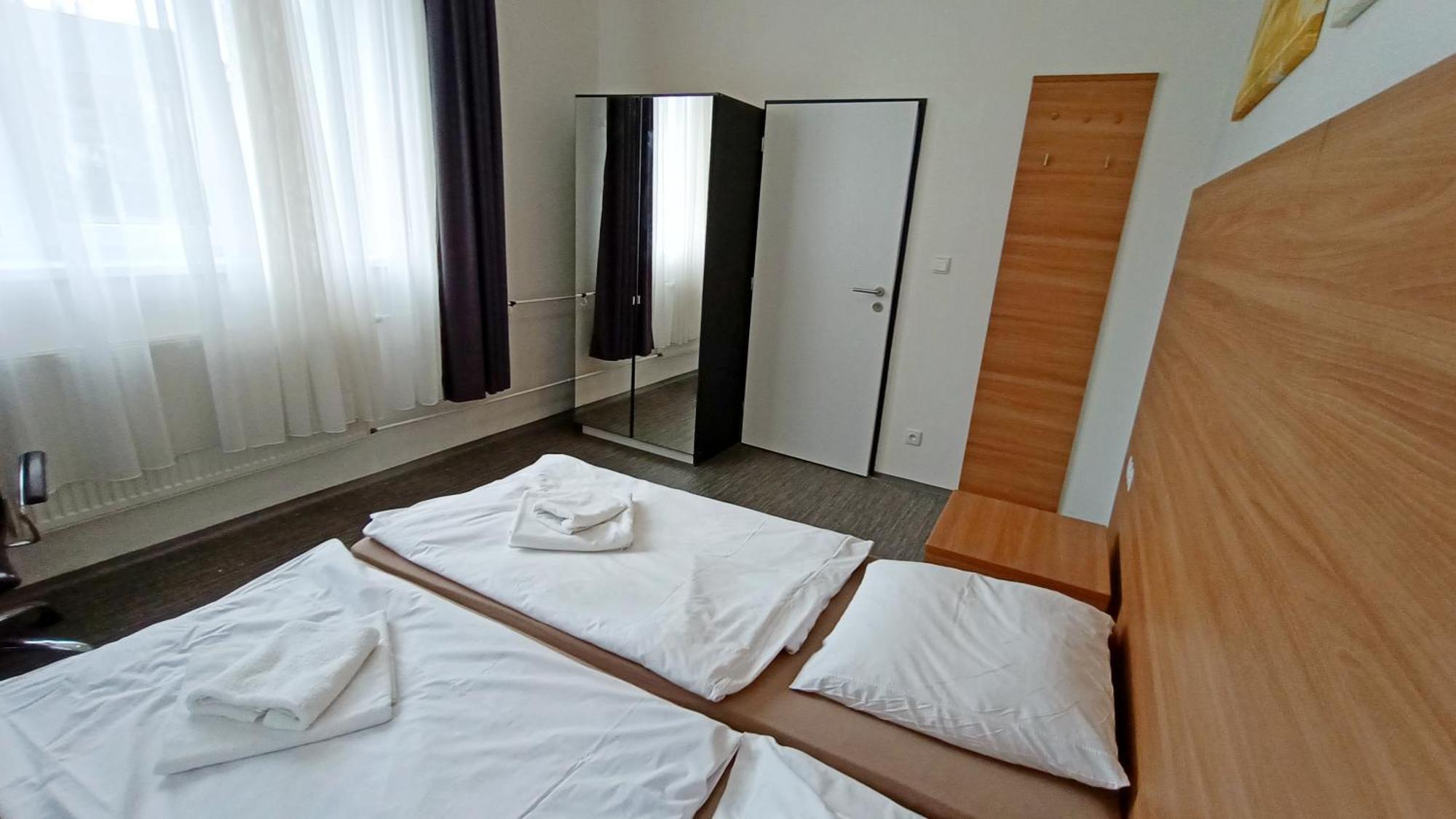 Apartments Gato Karlovy Vary Stara Role Ngoại thất bức ảnh
